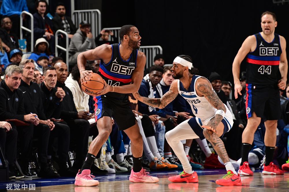 入球员自己 入球员自己